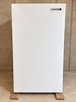 Frigidaire White Compact Mini Freezer