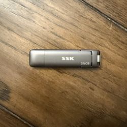 SSK 256GB USB c flash drive thumb drive memory stick for iPhone 15, android
