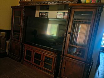 Tv entertainment center