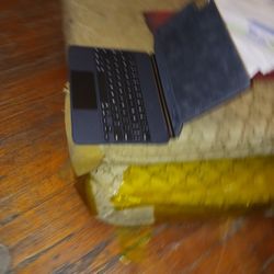 APPLE IPad Magic  keyboard 