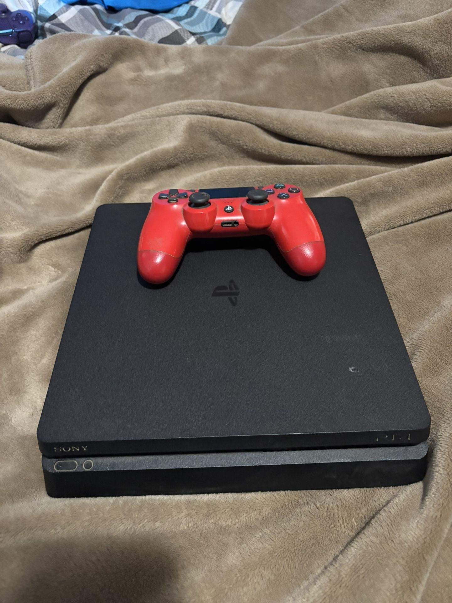 PlayStation 4 Slim