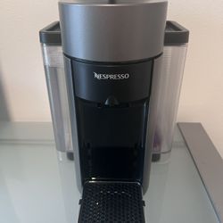 Nespresoo Coffee Machine 