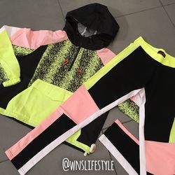 ladies windbreaker/tracksuit