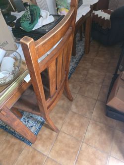 Rectangle wood table w/4 chairs