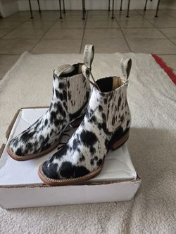 Cow Hide Women Wetern Booties