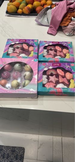 Bath Bombs Gift Sets – Lot of 4