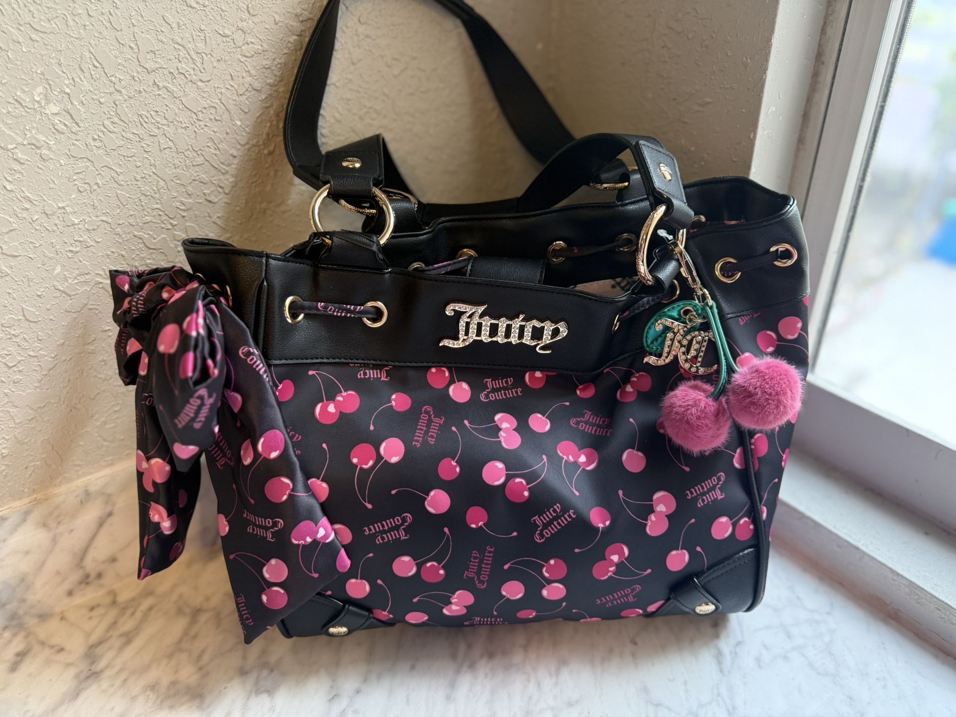 JUICY COUTURE SWEET CHERRY TOTE DAYDREAMER