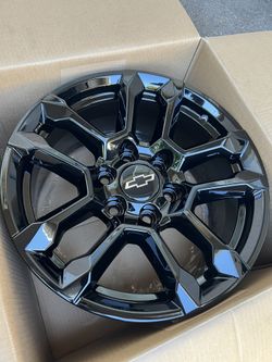New Chevy Silverado Rims 18” OEM Factory Wheels Rines Nuevos New Gloss Black Powder Coated ( Exchange Available )( Cambio Disponible ) Chevy GMC 