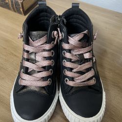 Kids Shoes Size 13