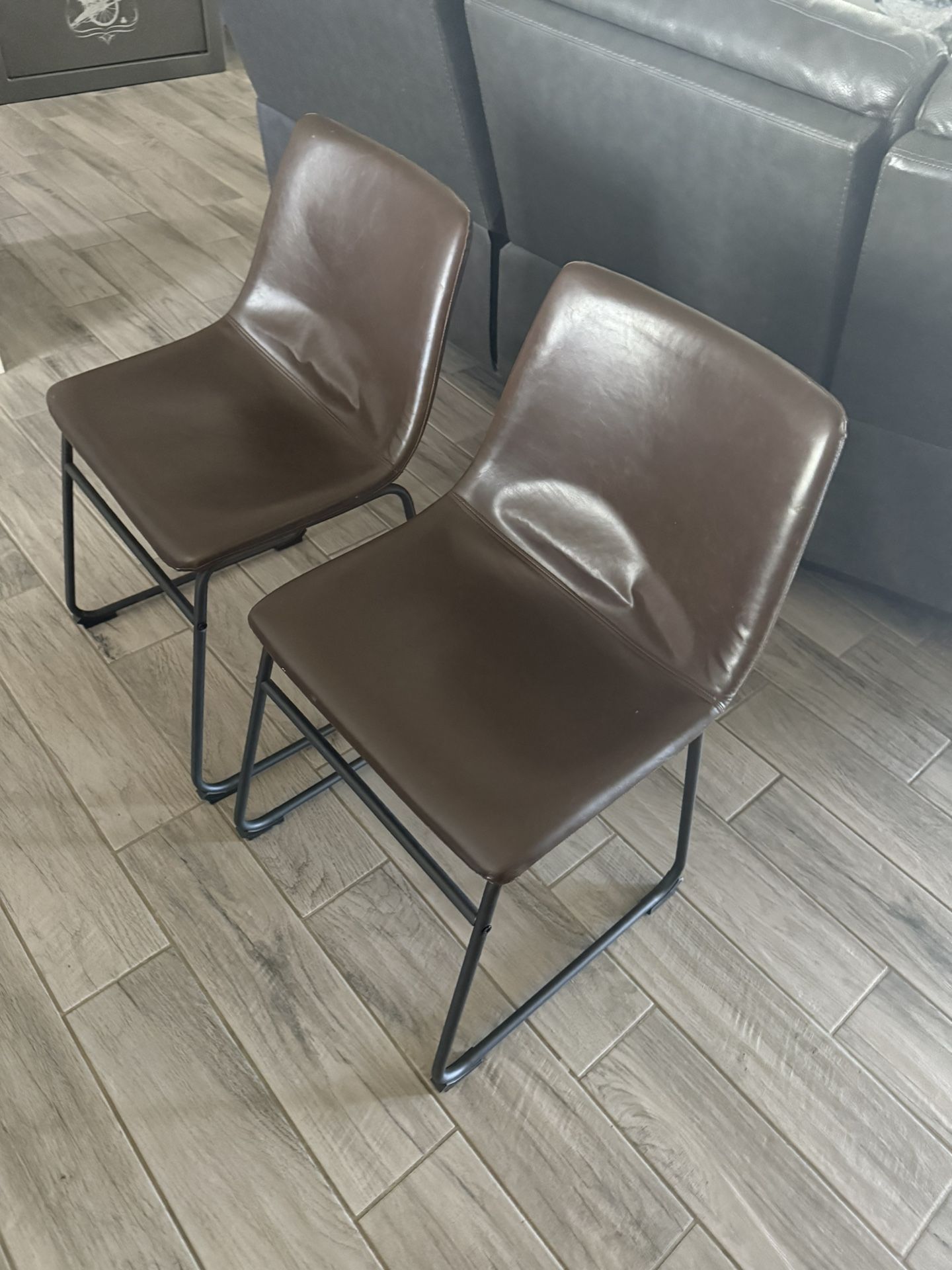 2 Brown Black Chairs Dining Desk Room Table 