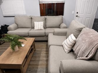 2 Sofas