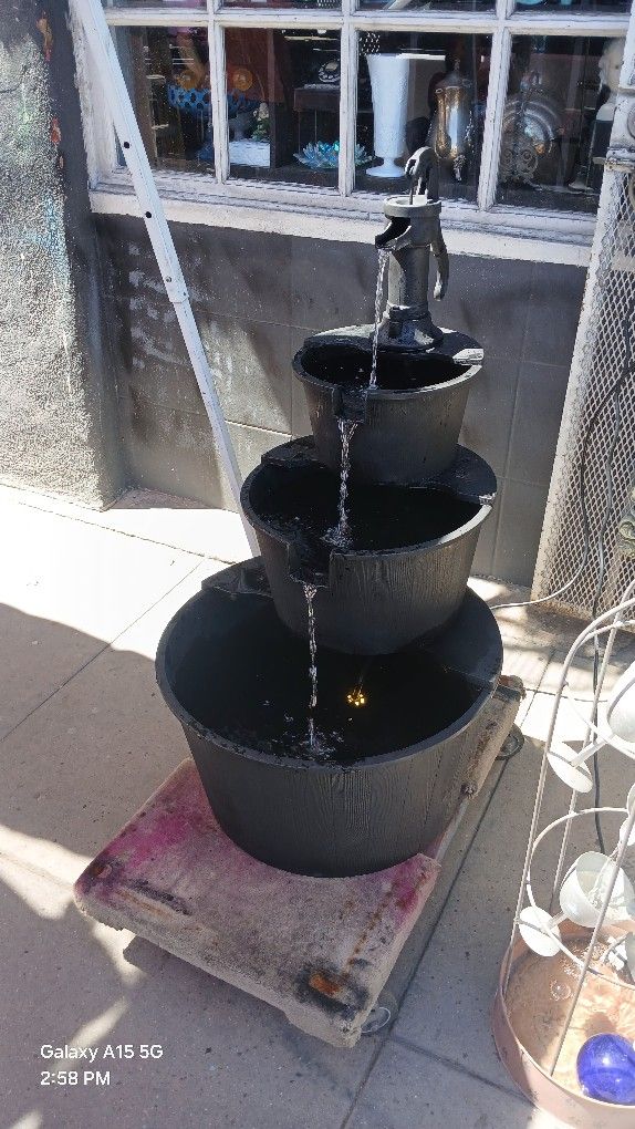 40 Inches Hight. ALL PLASTIC. FOUNTAIN