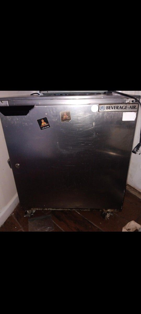 Beverage Air Under Counter Refrigerator Freezer