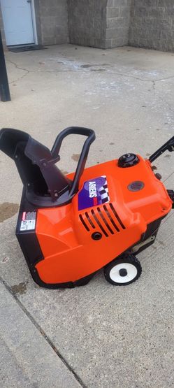  Ariens SS522E 22 Inch 2 Cycle Snow Blower 