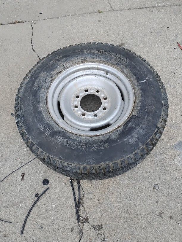 Bronco Radial LT Tire