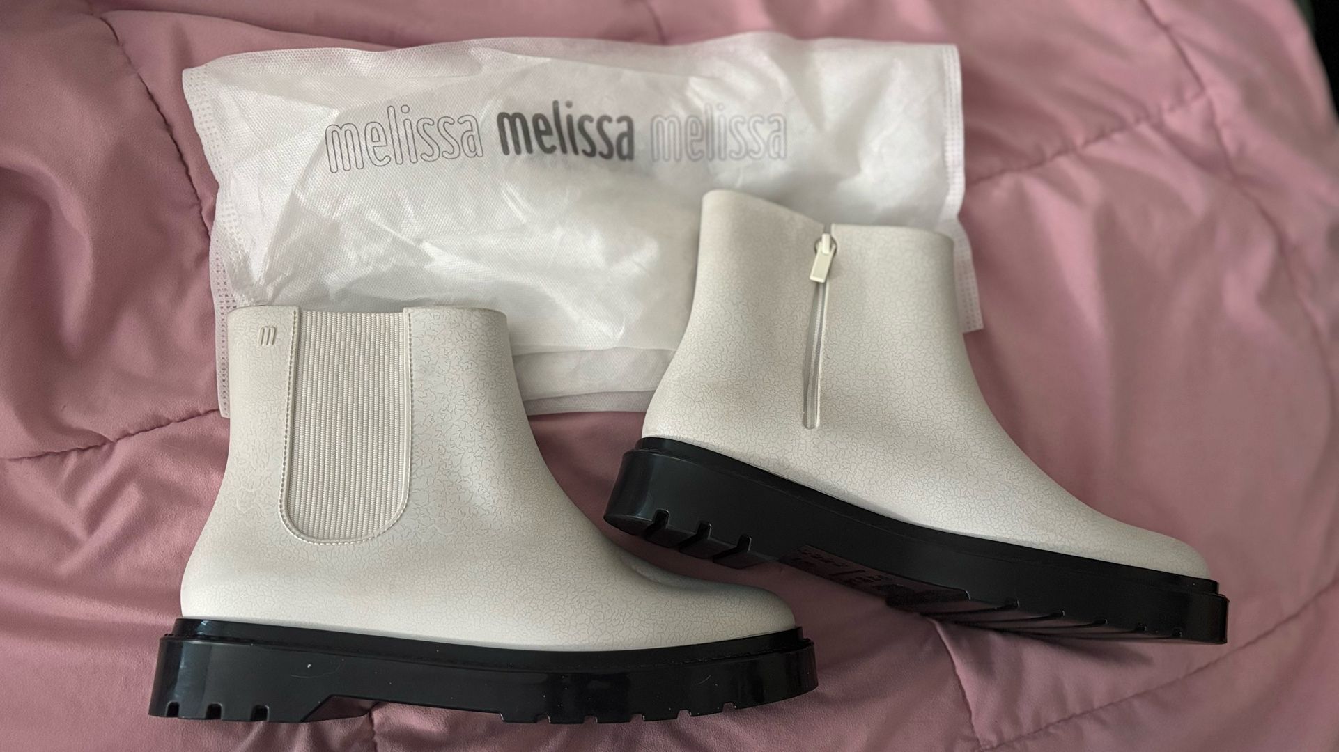 β¨ Womenβs Shoes β Size 10 (Excellent Condition) β¨