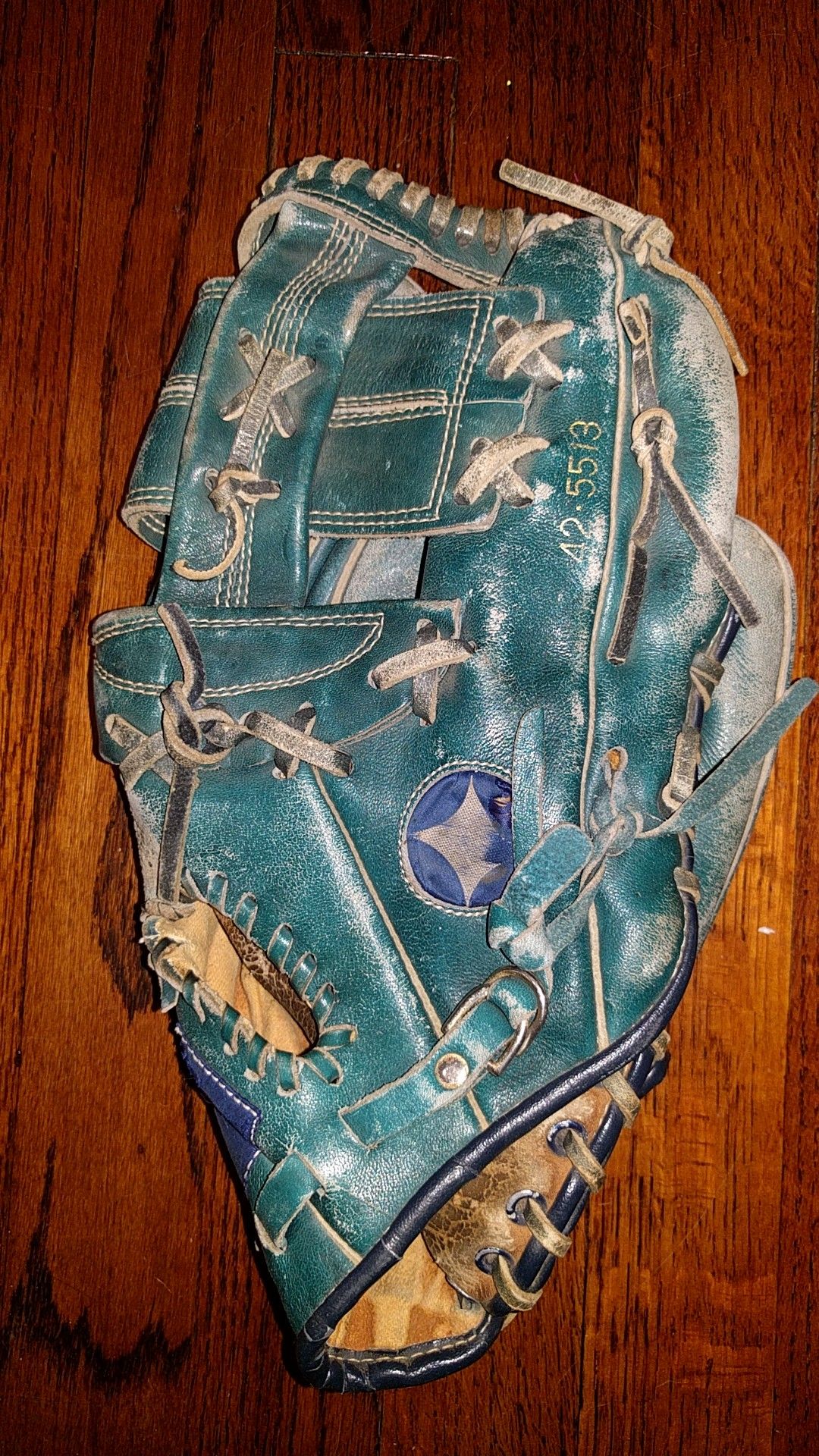 Unique sea green Spalding baseball glove