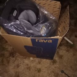 PRIA MAXI COSI ALL 8N ONE CONVERTIBLE CAR SEAT