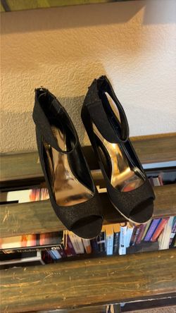 Jennifer Lopez Wedges (Size 9)