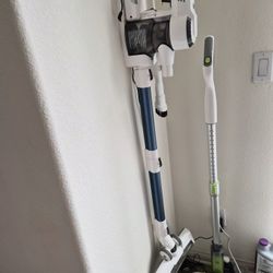 Cordless Vacuum + Wireless Automatic Floor Mopper