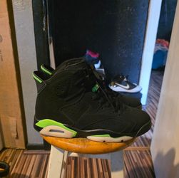 Air Jordan 6 Black Electric Green sz 10 $140