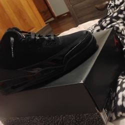 Jordan Black Cats Size 8
