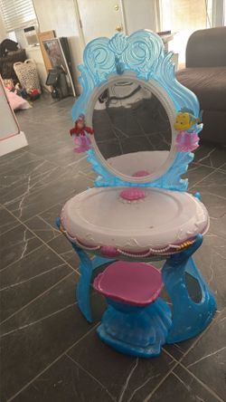 Ariel vanity