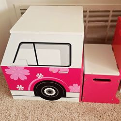 Kids / Toddler Wooden Steady Play Train Table/chair 