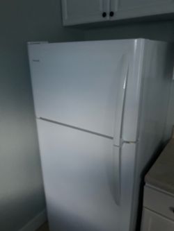 White Top-Freezer Refrigerator
