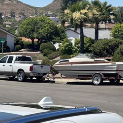 1986 19’ Galaxy Cuddy Cabin