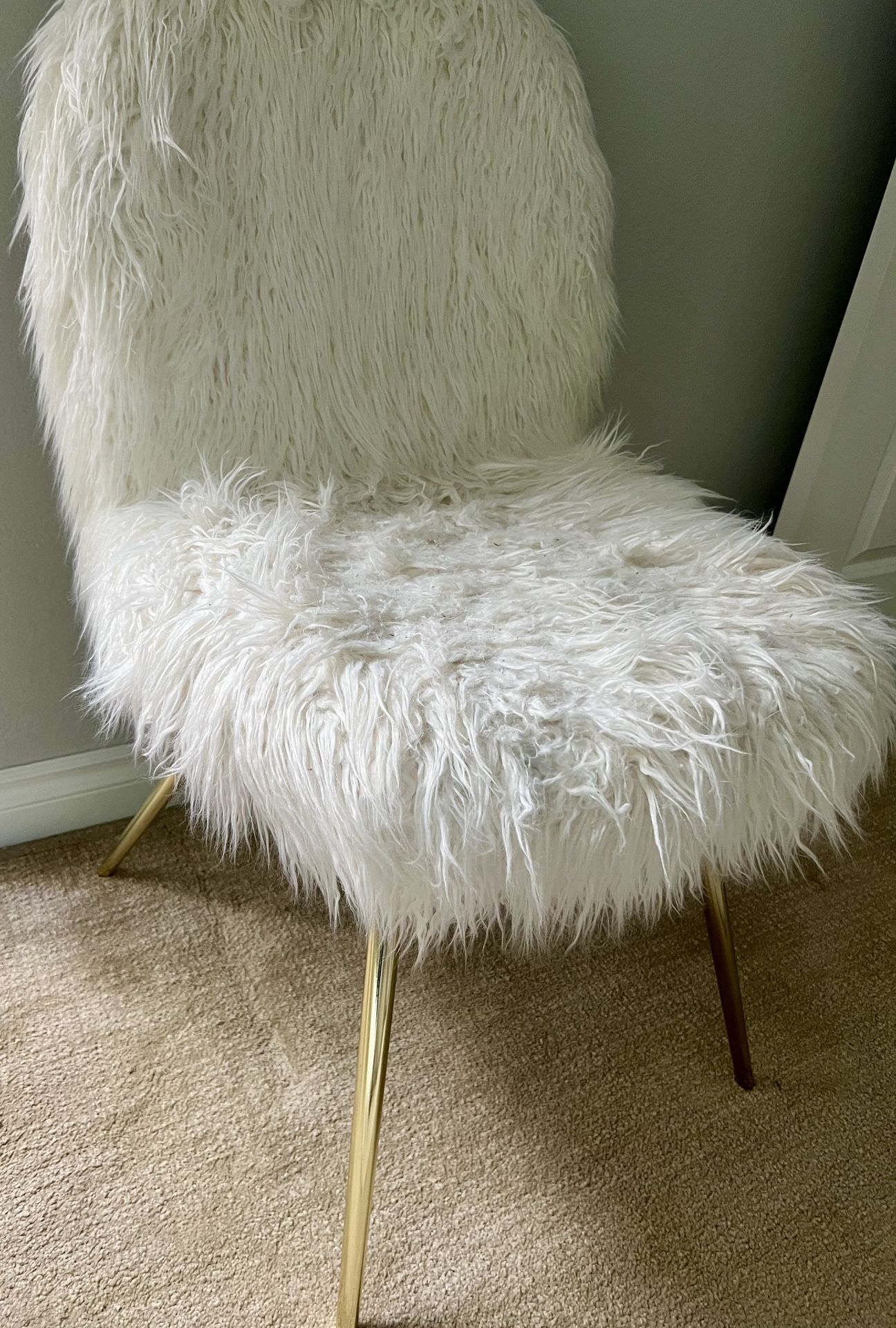 Furry White Desk Chair