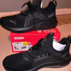 Men's Puma Shoes Size 10