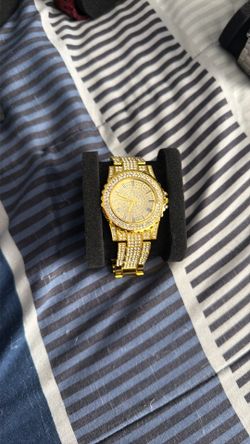 Cubic Zirconia lightweight watch