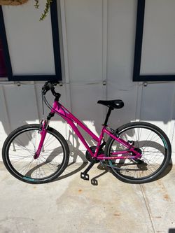 Schwinn Trailway Pink Women's Bike