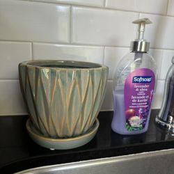 Ceramic Plant Pot 