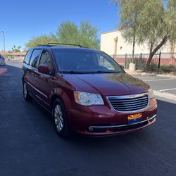 2014 Chrysler Town And Country 