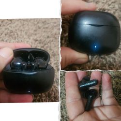 Black Wireless Earbuds with Charging Case