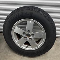 Cooper 215/70/16 Tire