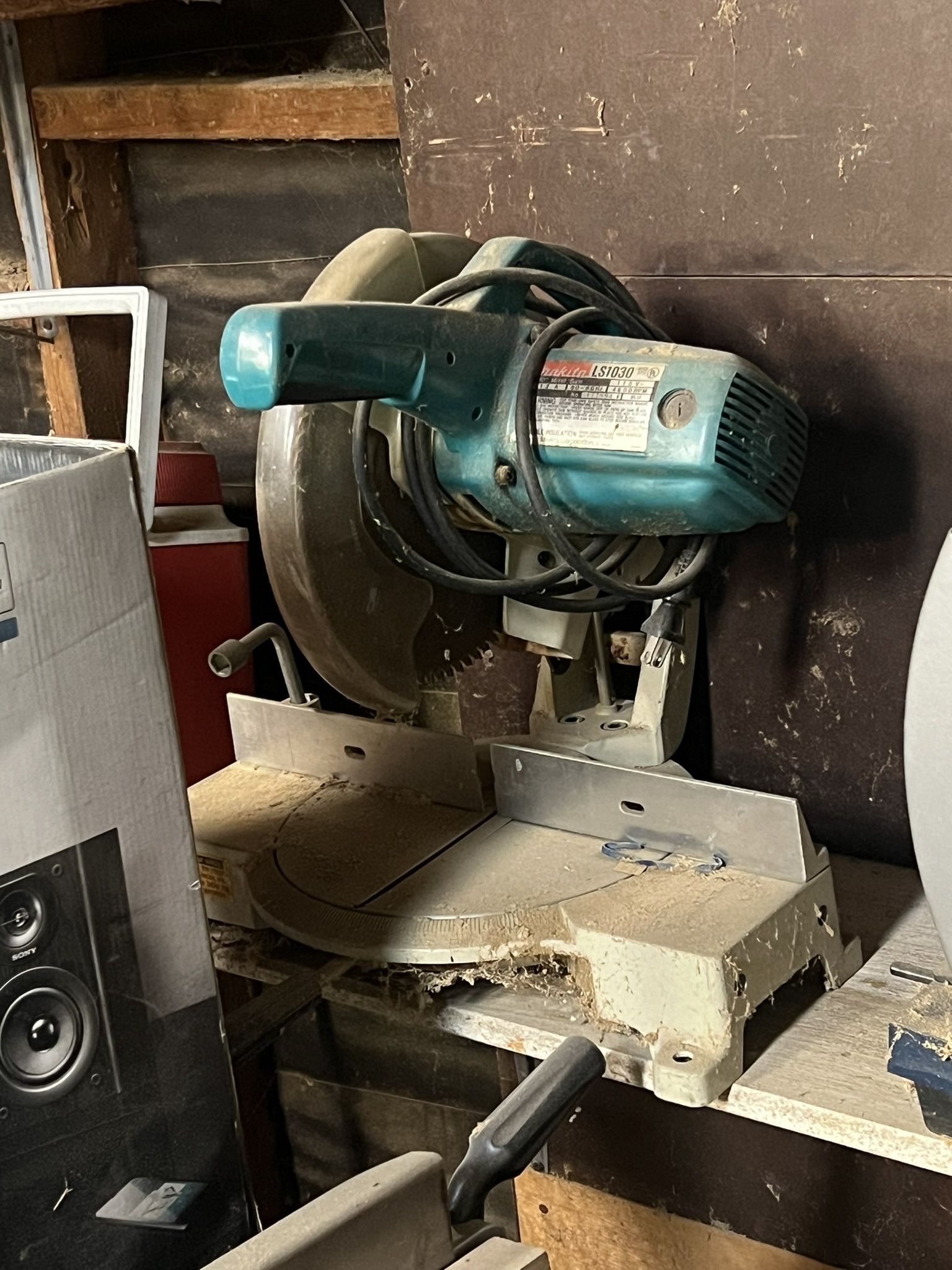 Makita LS1030 Miter Saw