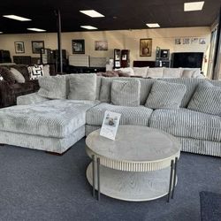 New Lindyn 3 Pcs Sectional with Chaise. Delivery Available