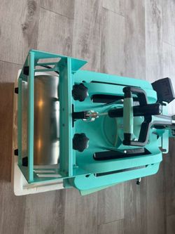 T-shirt heat press machine