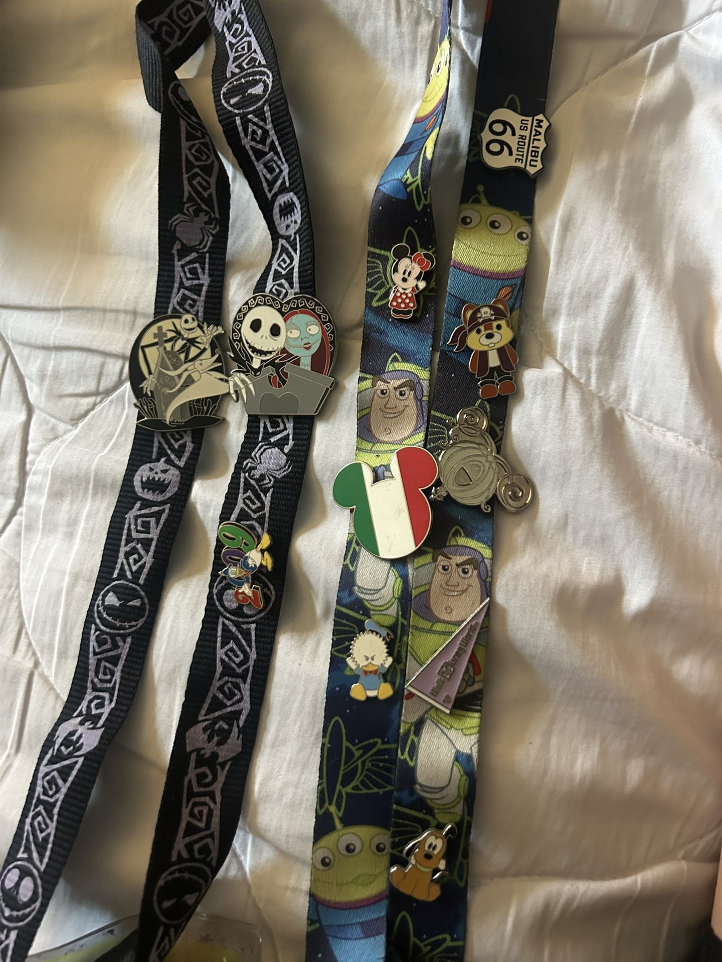 Disney pins
