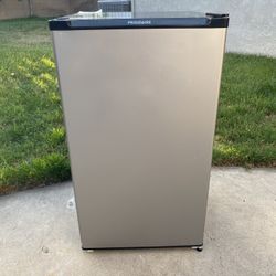 Office Refrigerator And Freezer Combo