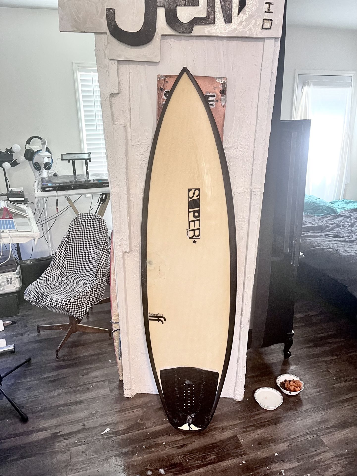 Super Brand Surfboard 5’10” EPS Carbon Fiber 28.3L