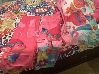 $35 Trolls Bed Set