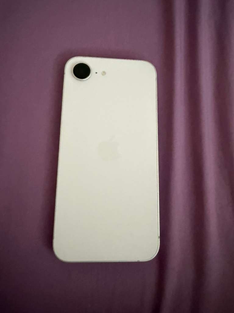 iPhone 16e