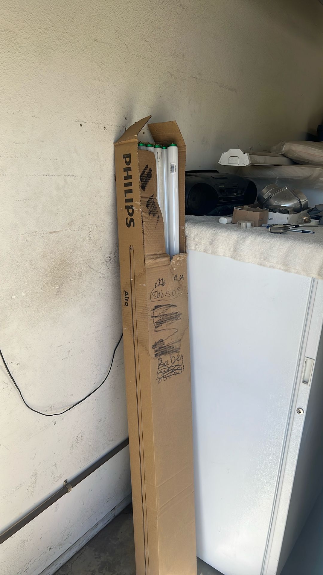 Flourscent Bulbs ,11 total new