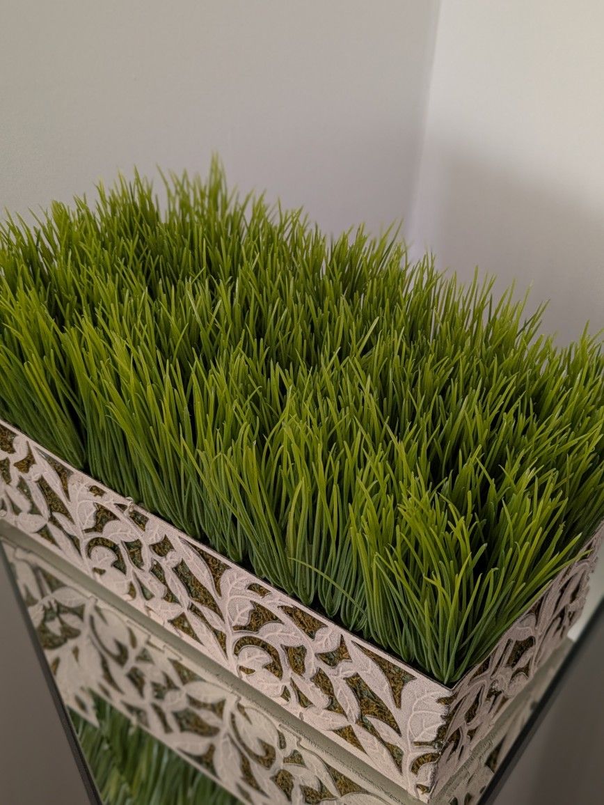 Plants Potted, False Green Plants for House, Office ( like new)