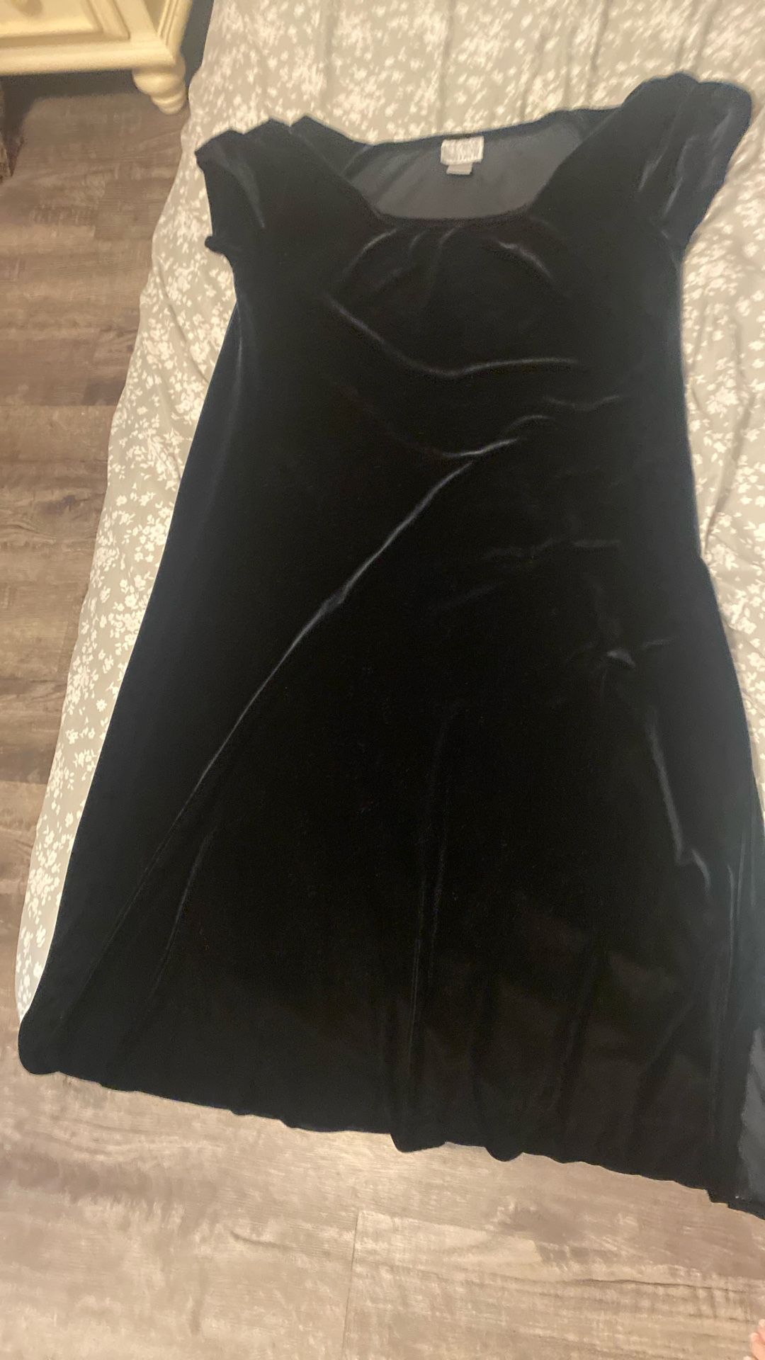 Black Velvet Dress Size L