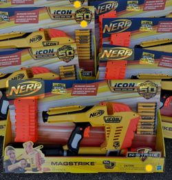 (8) Nerf MAGSTRIKE Toy Guns With Ammo